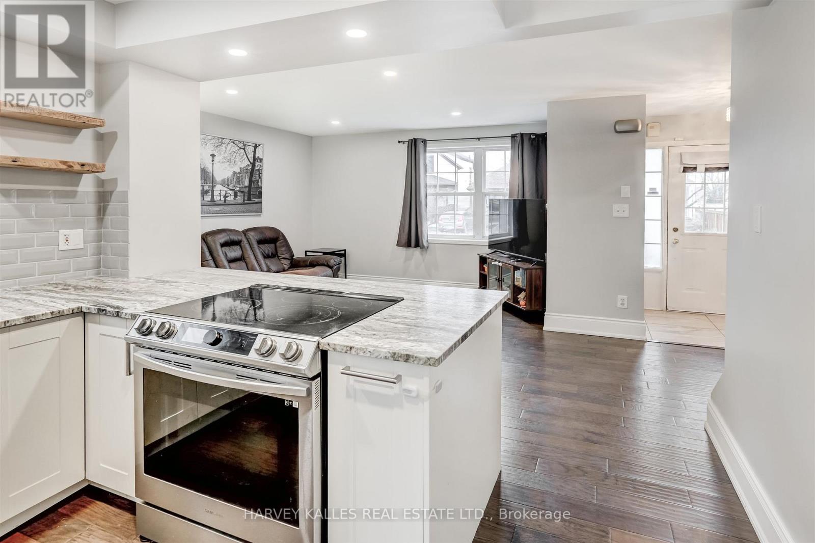 112 WEXFORD AVENUE N