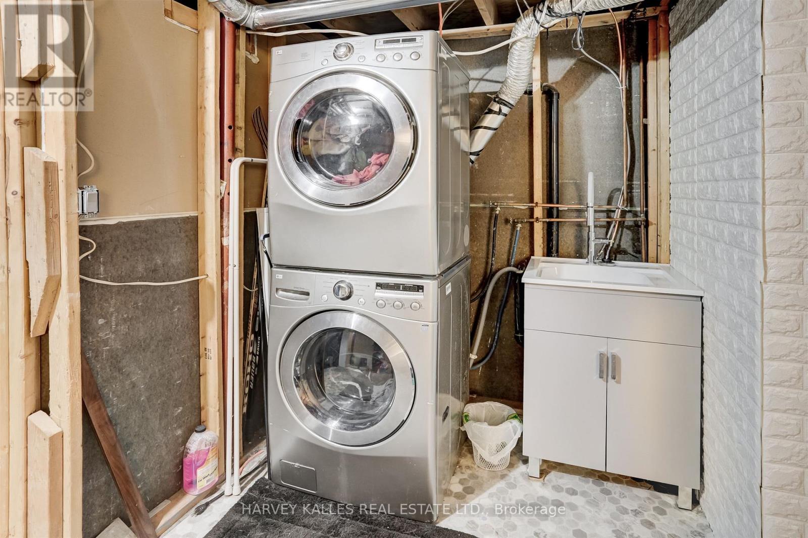 112 WEXFORD AVENUE N