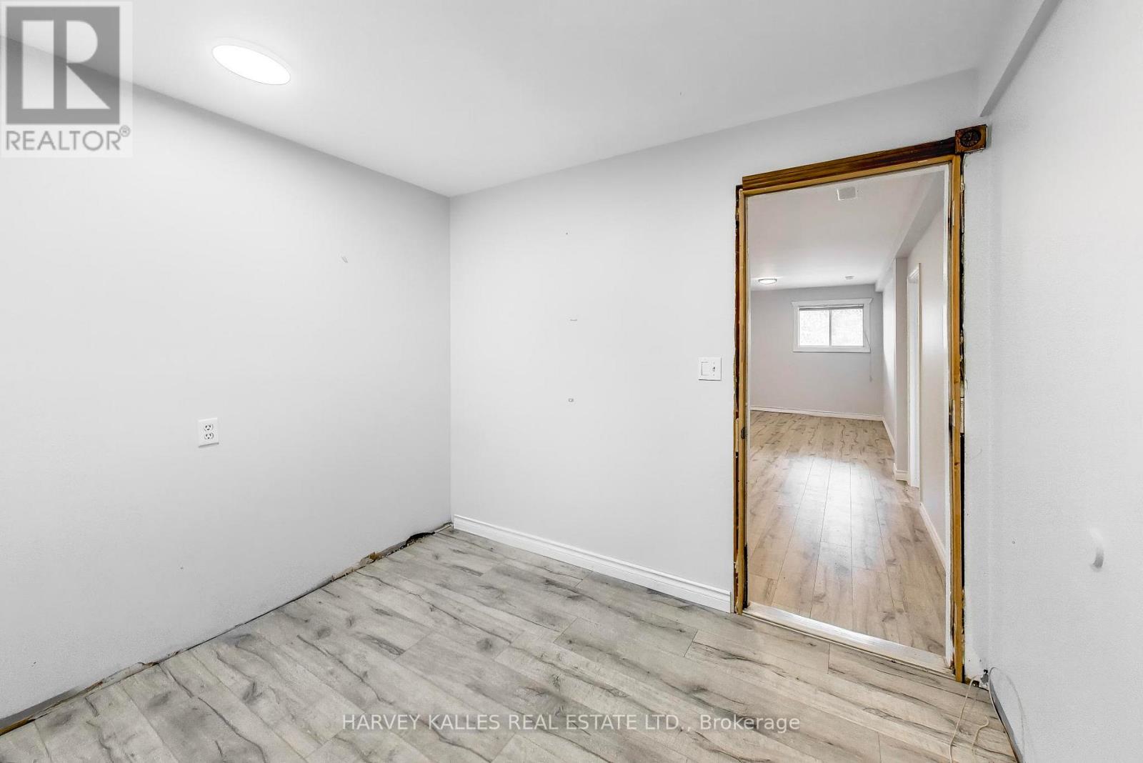 995486 MONO-ADJALA TOWNLINE