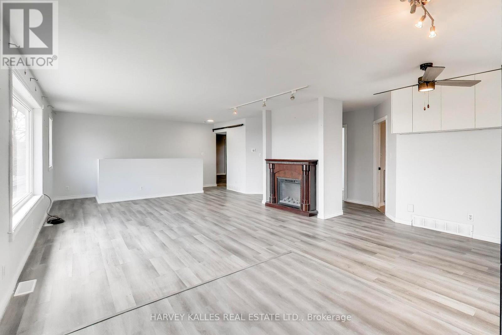 995486 MONO-ADJALA TOWNLINE