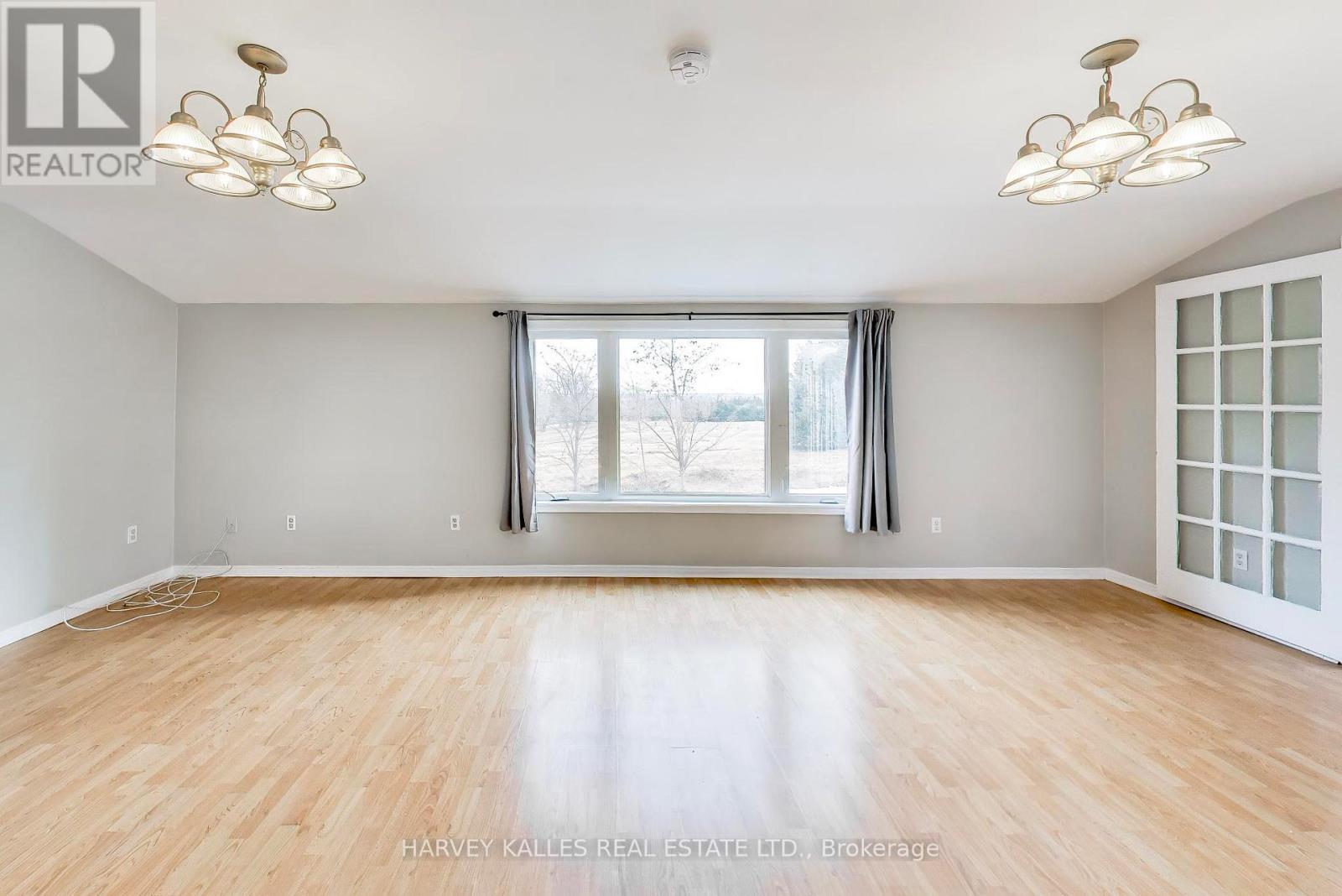995486 MONO-ADJALA TOWNLINE