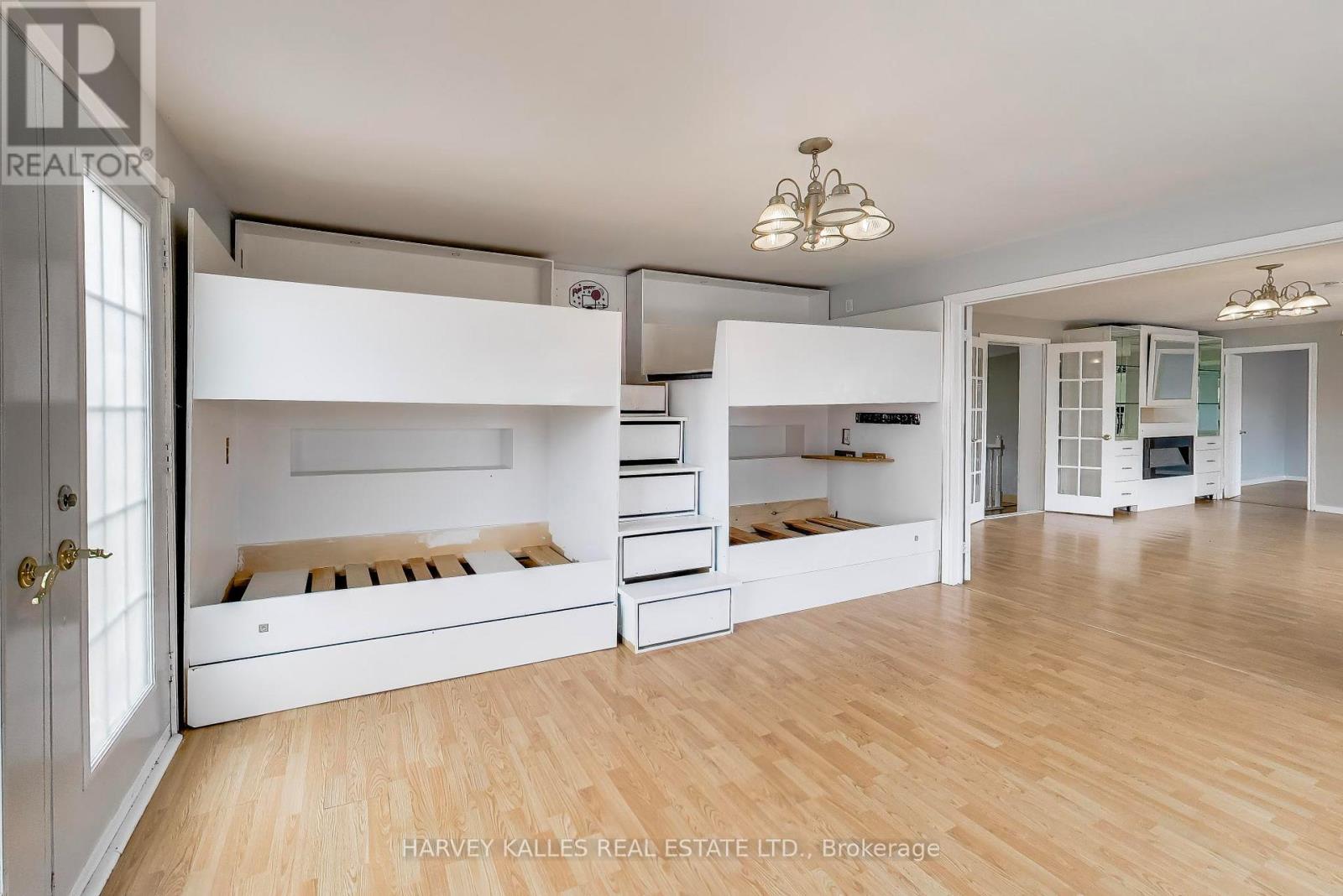 995486 MONO-ADJALA TOWNLINE