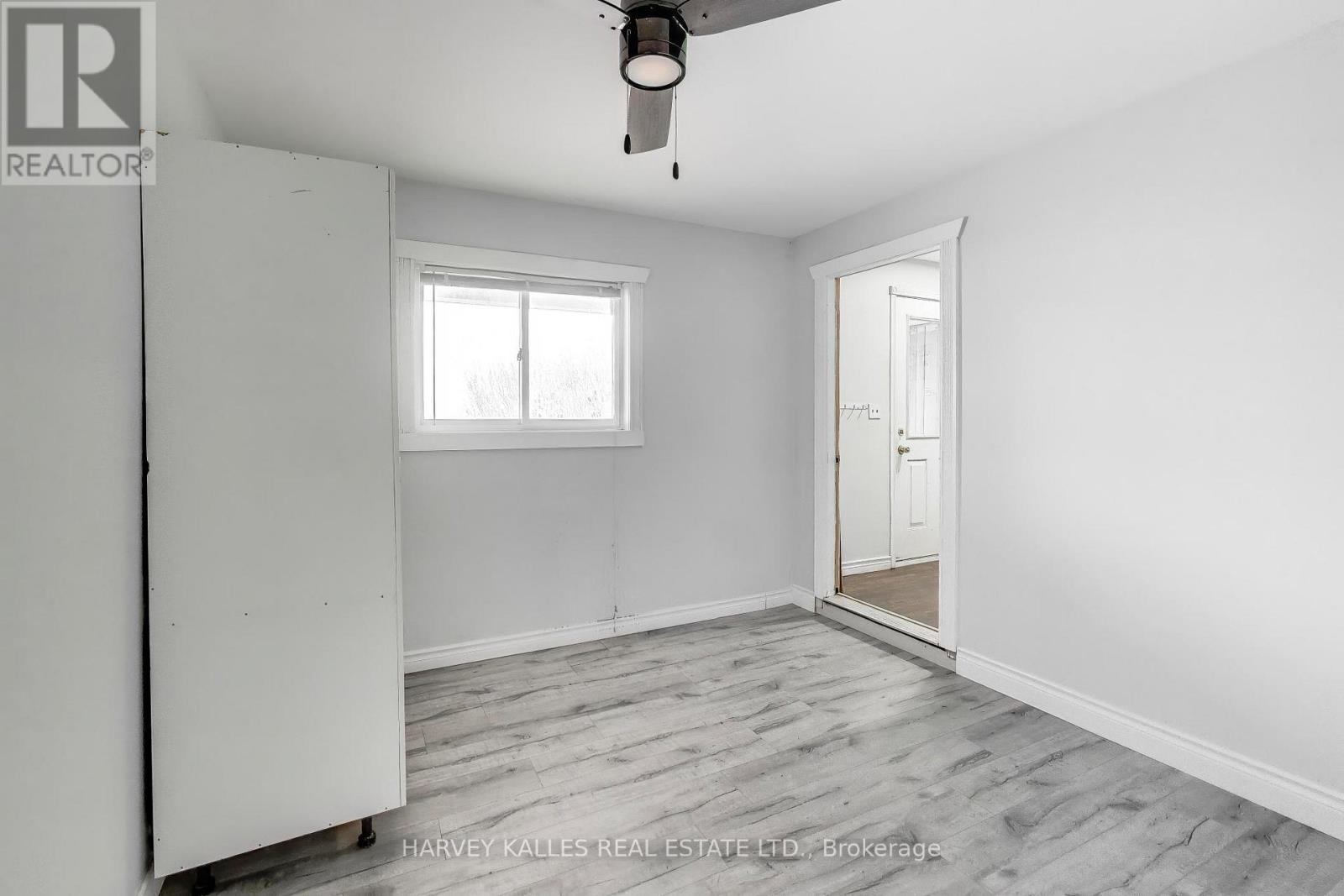 995486 MONO-ADJALA TOWNLINE