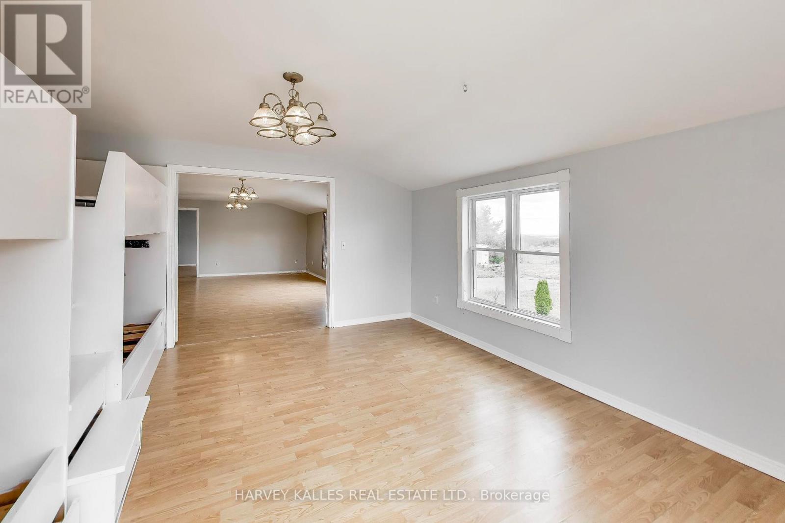 995486 MONO-ADJALA TOWNLINE