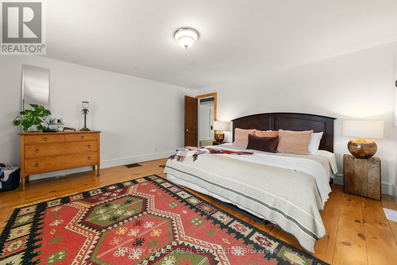 8 - 4427 COUNTY ROAD