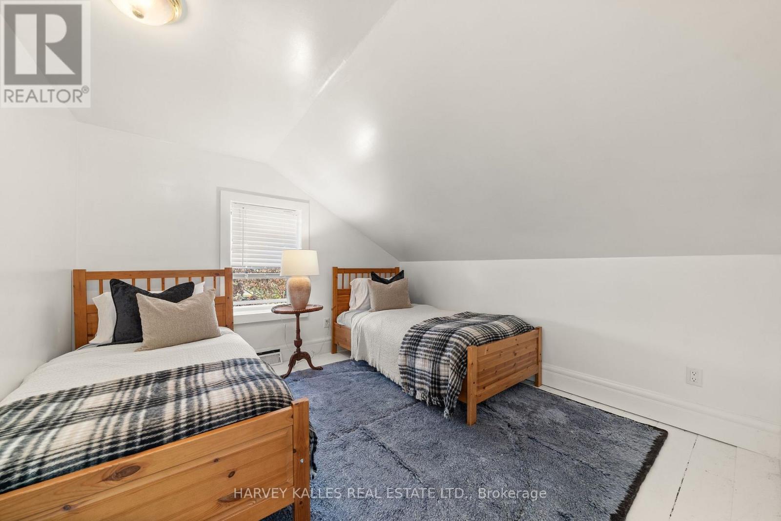 8 - 4427 COUNTY ROAD