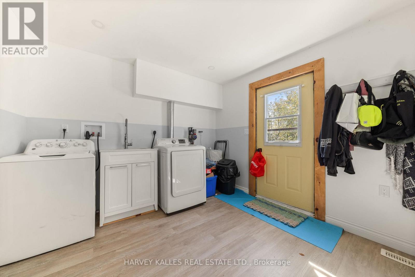 8 - 4427 COUNTY ROAD