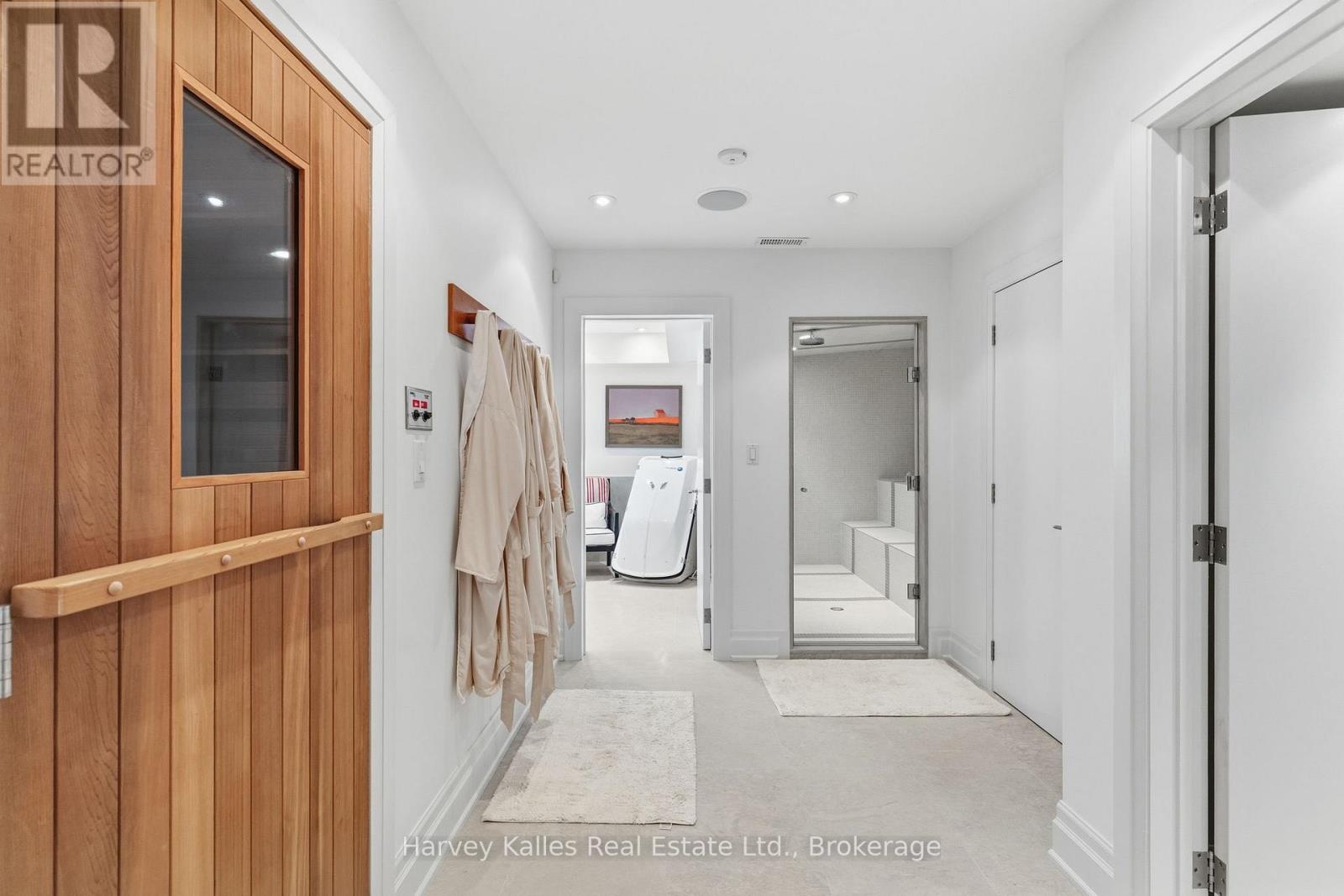 21 - 1158 RANWOOD ROAD