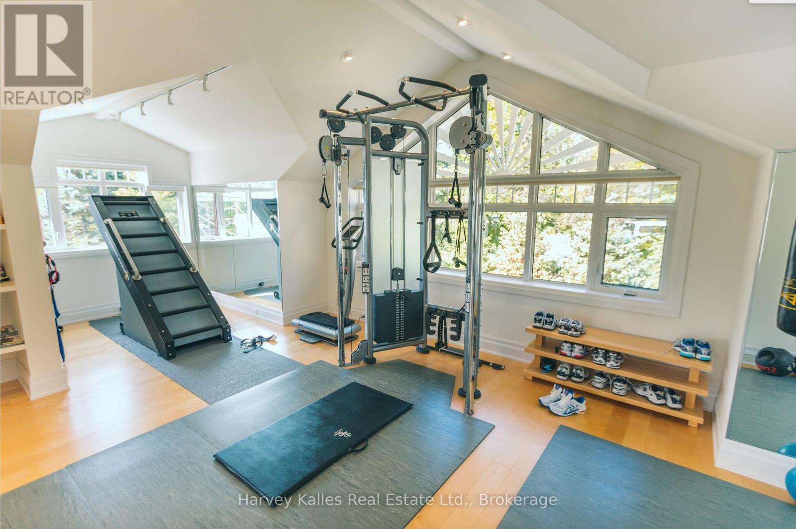 21 - 1158 RANWOOD ROAD