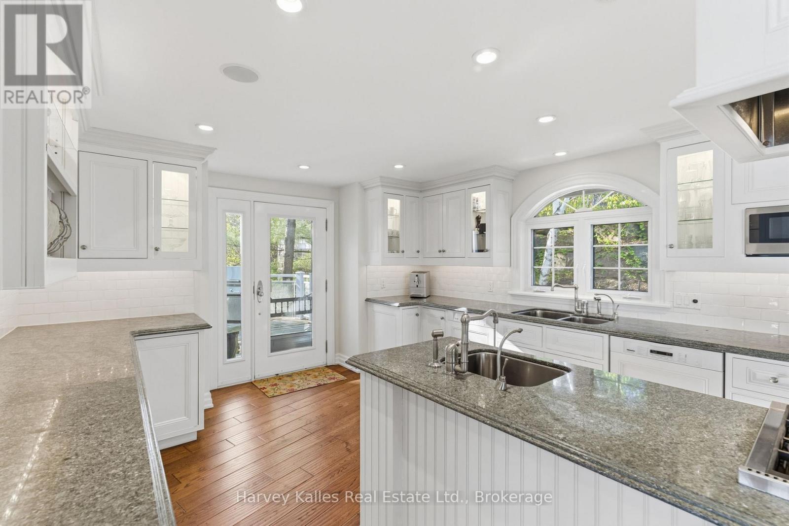 21 - 1158 RANWOOD ROAD