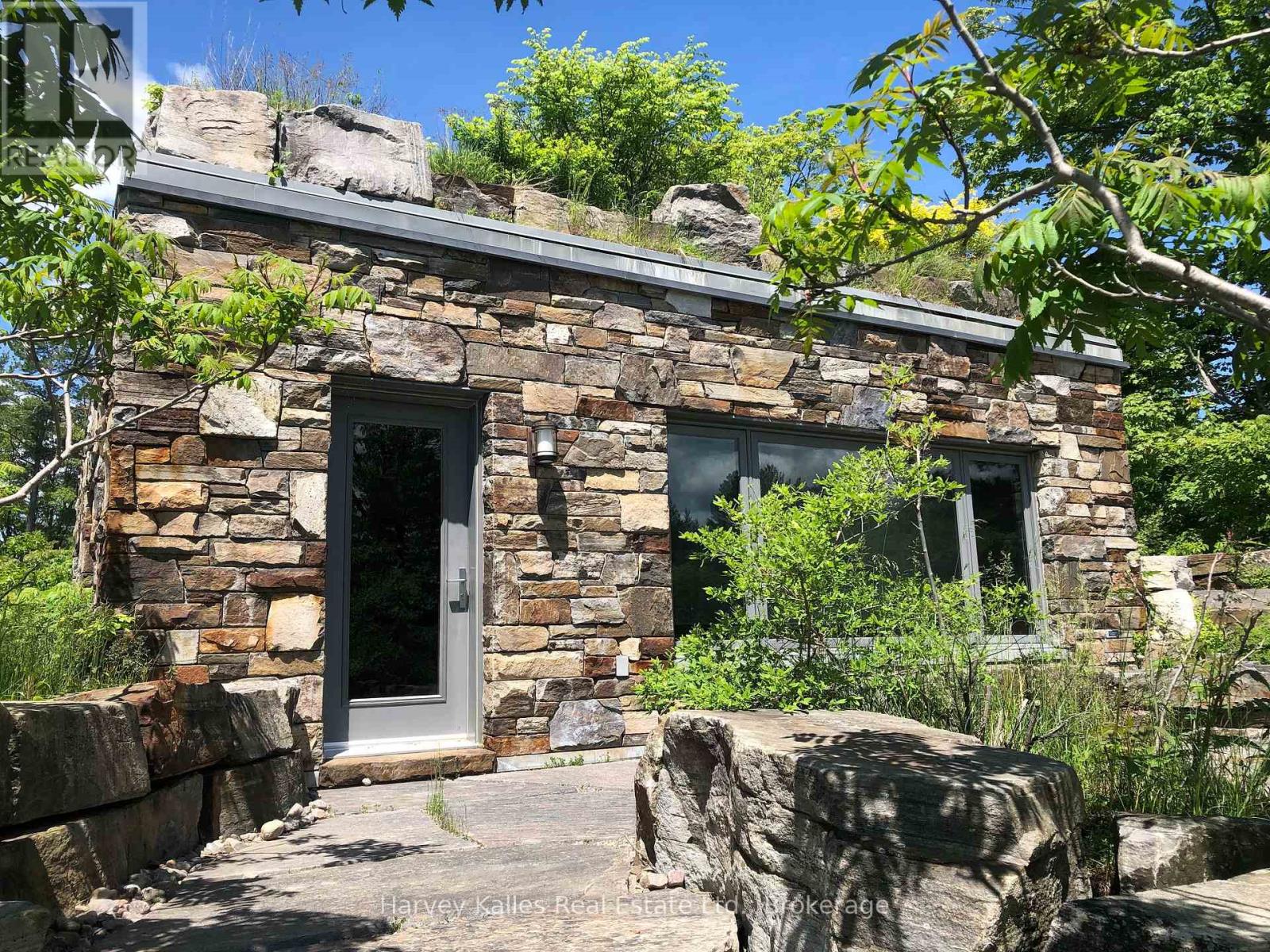 21 - 1158 RANWOOD ROAD