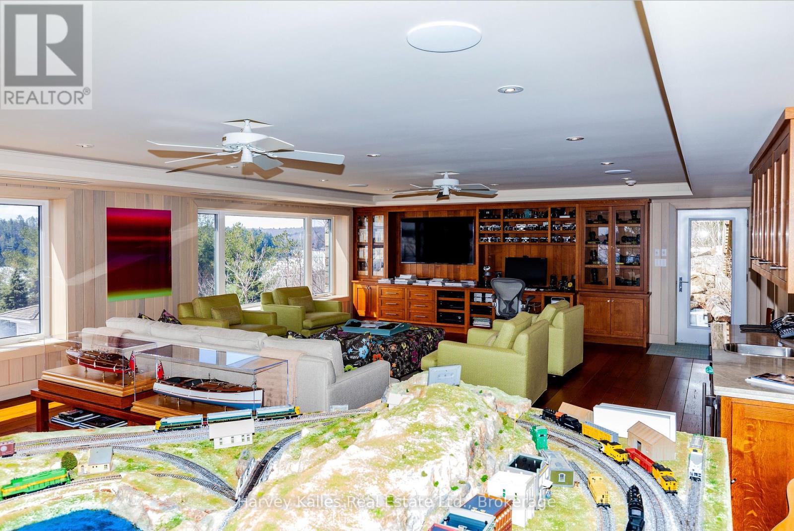 21 - 1158 RANWOOD ROAD