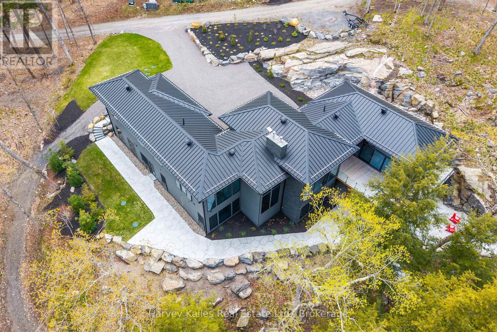 2 - 1013 HALL'S ROAD