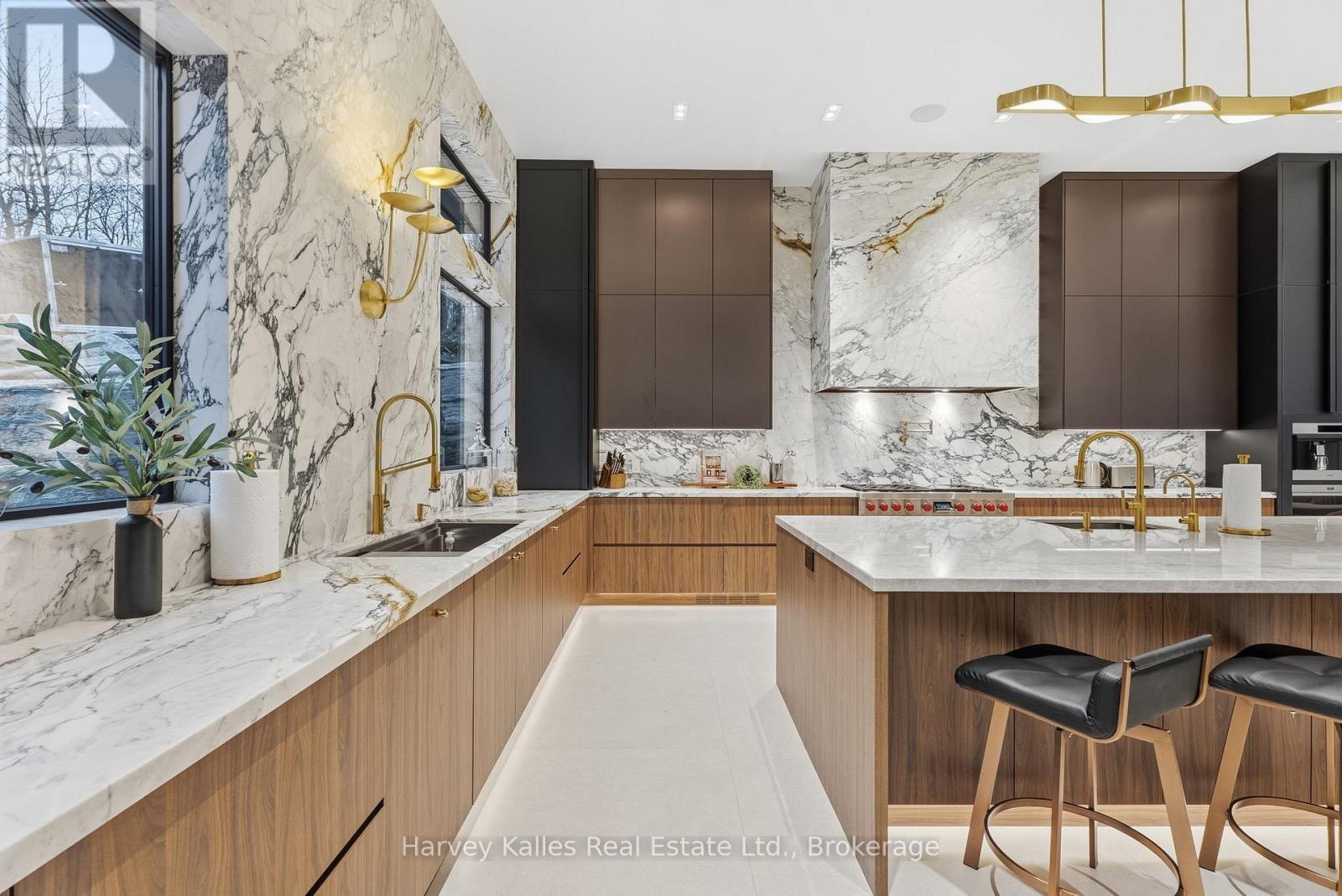 2 - 1013 HALL'S ROAD