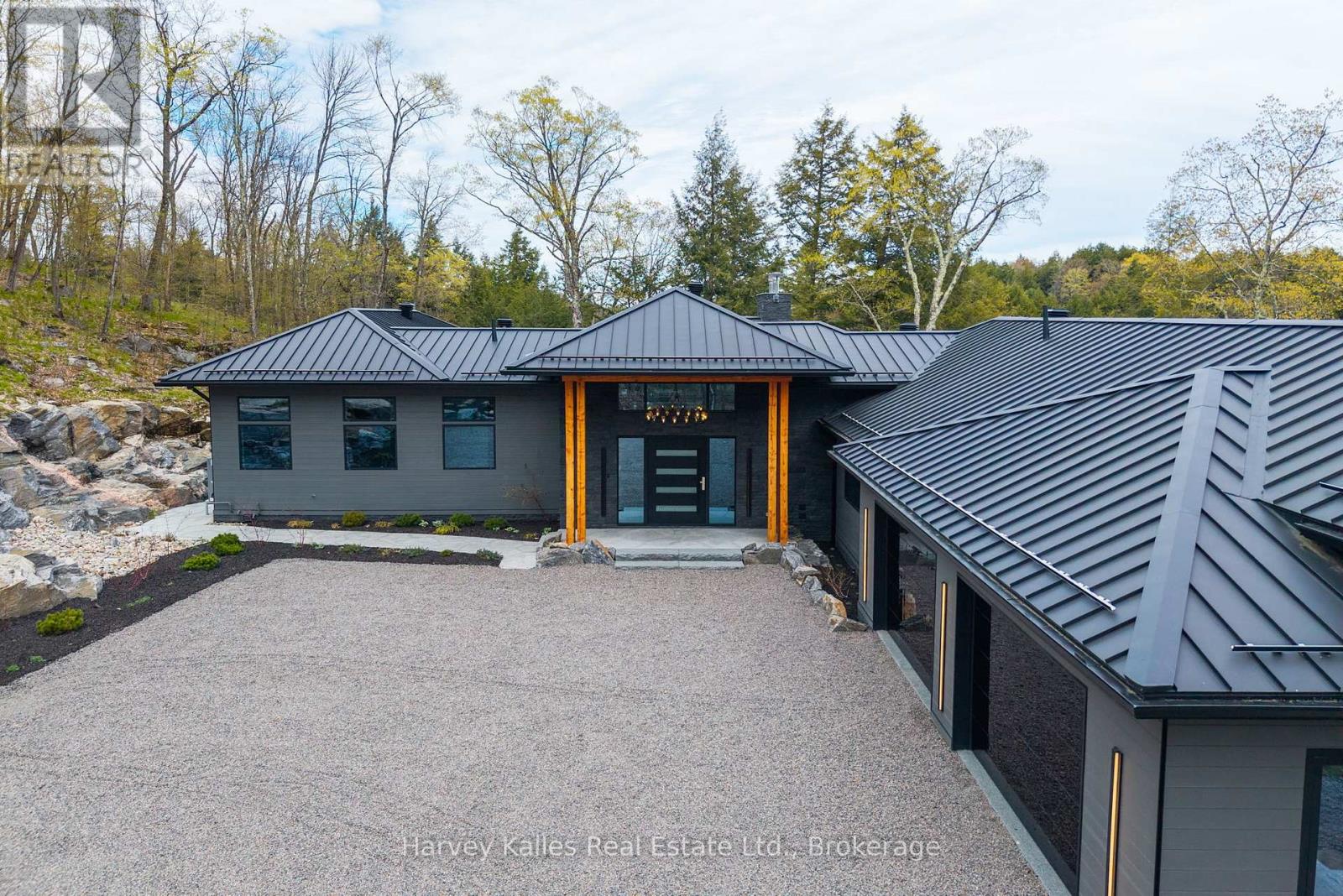 2 - 1013 HALL'S ROAD