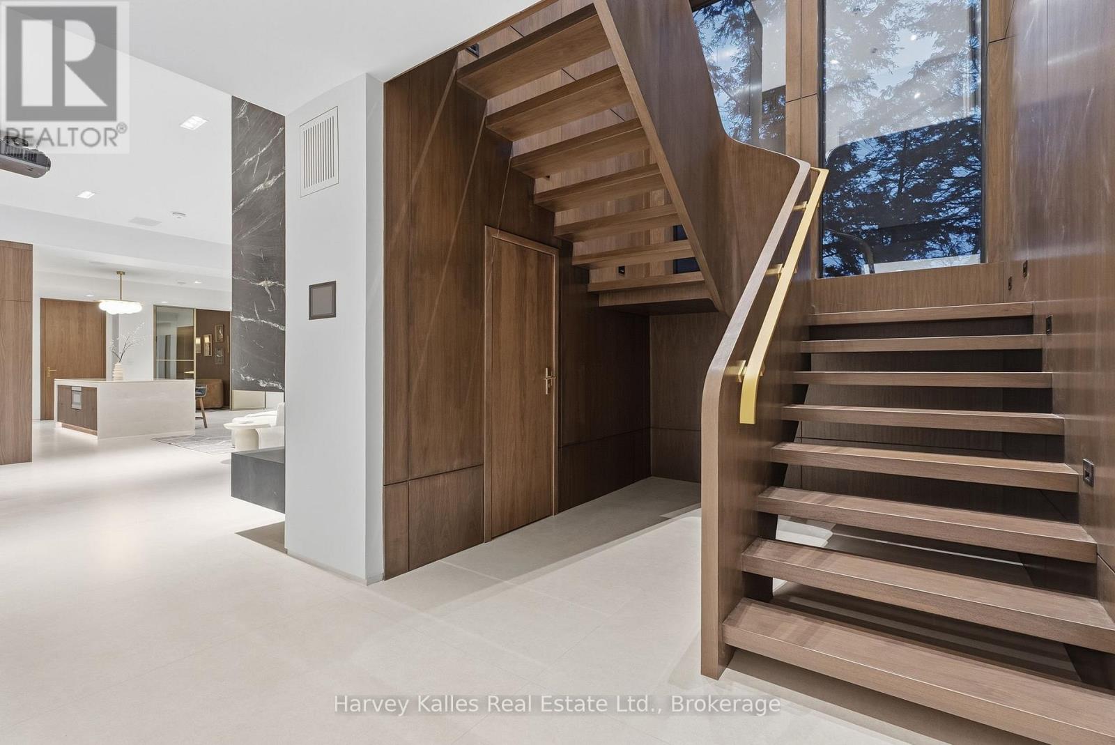 2 - 1013 HALL'S ROAD