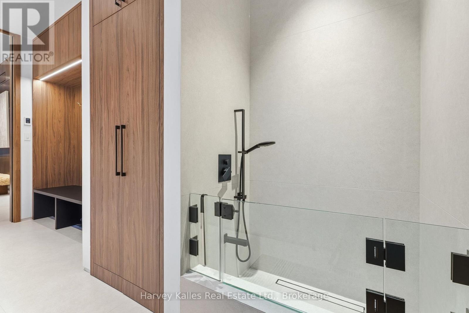 2 - 1013 HALL'S ROAD