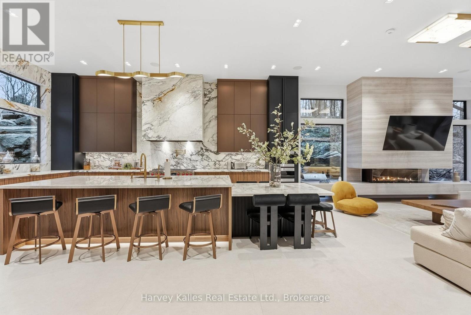 2 - 1013 HALL'S ROAD