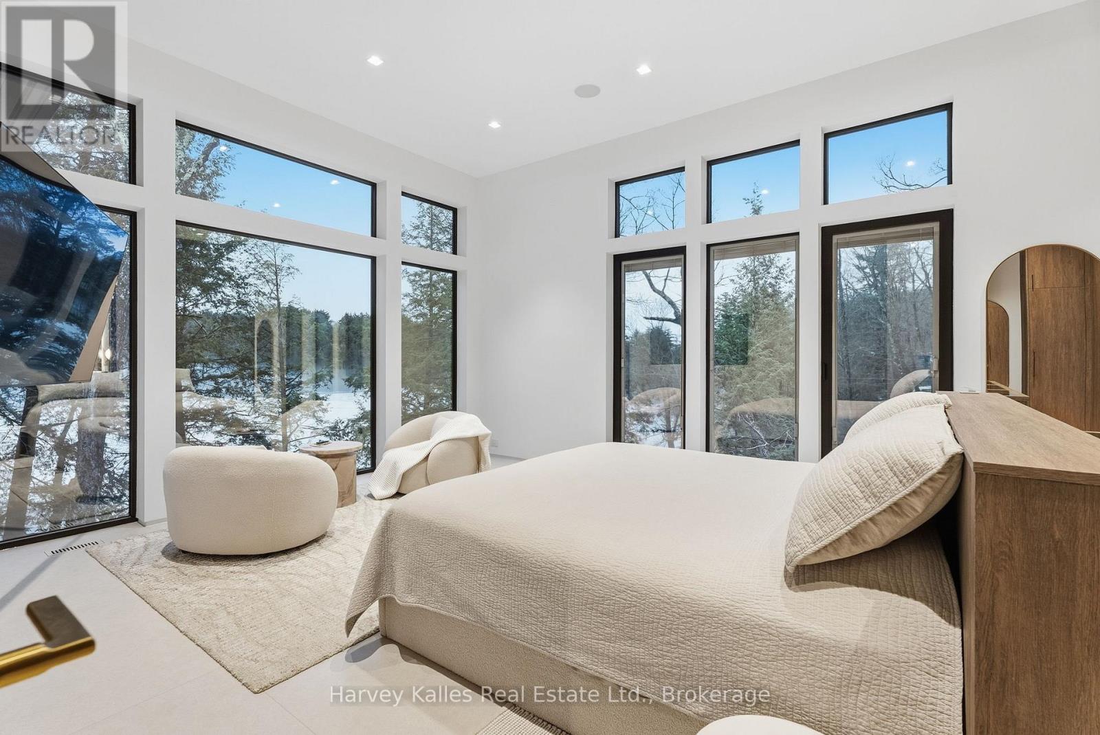 2 - 1013 HALL'S ROAD