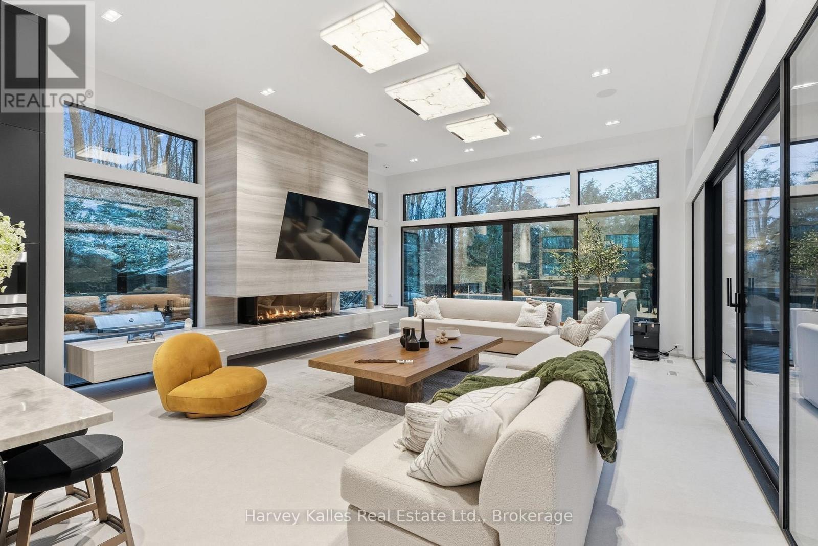 2 - 1013 HALL'S ROAD