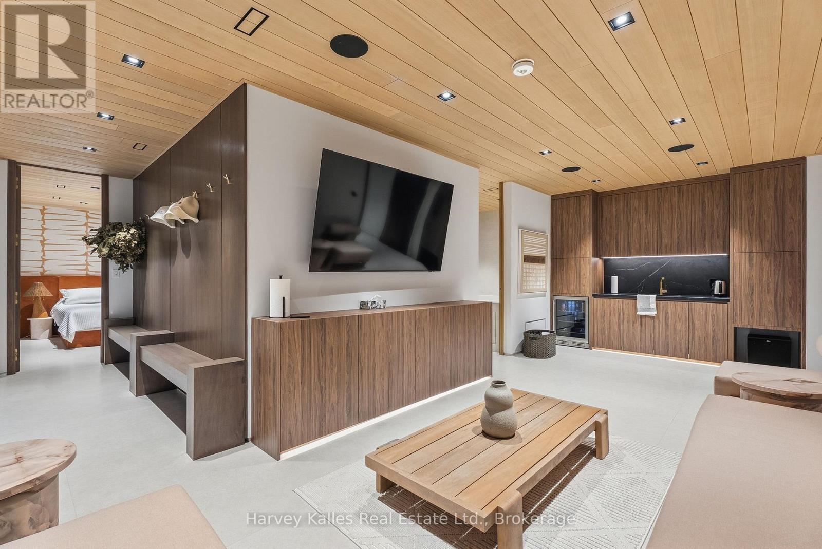 2 - 1013 HALL'S ROAD