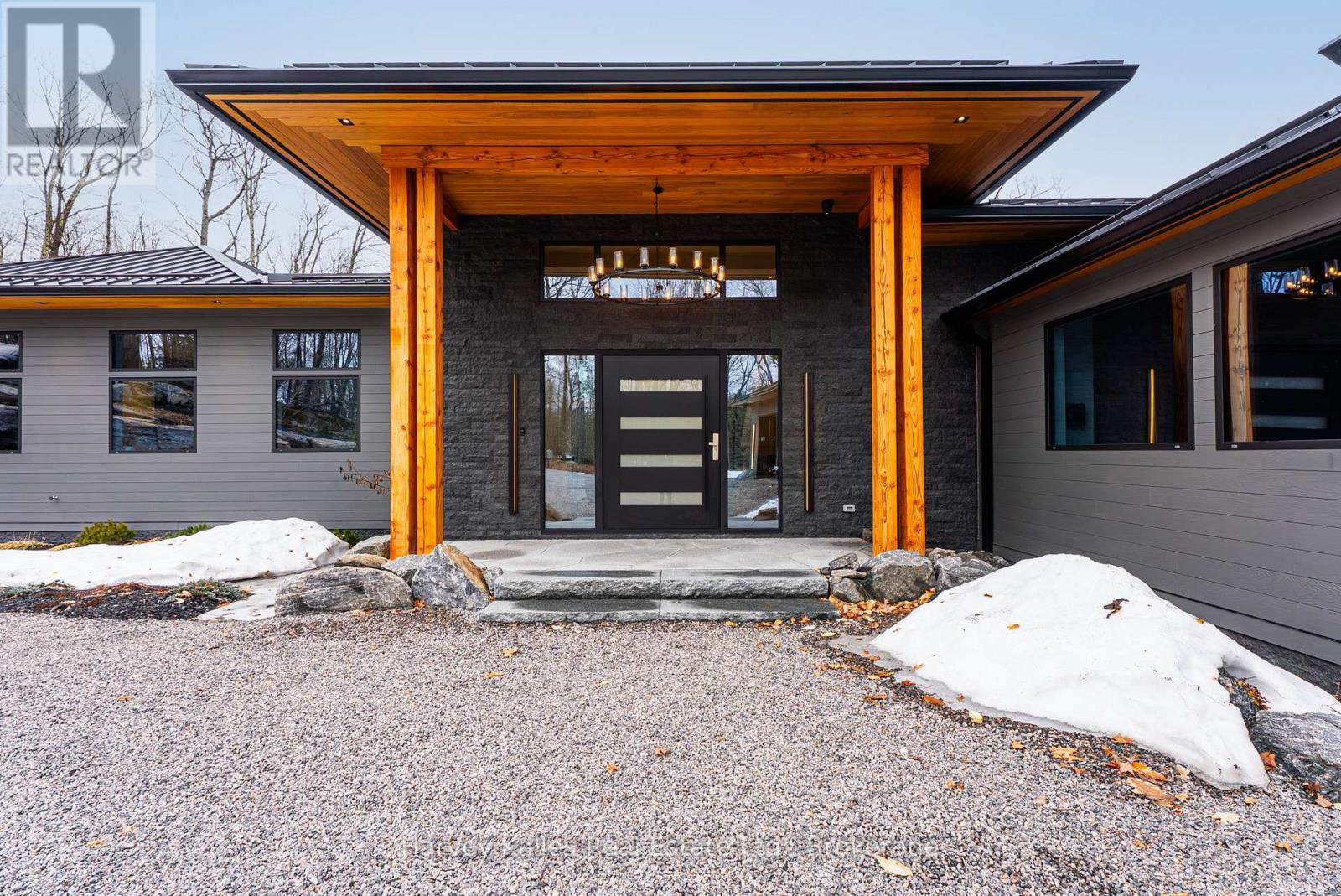 2 - 1013 HALL'S ROAD