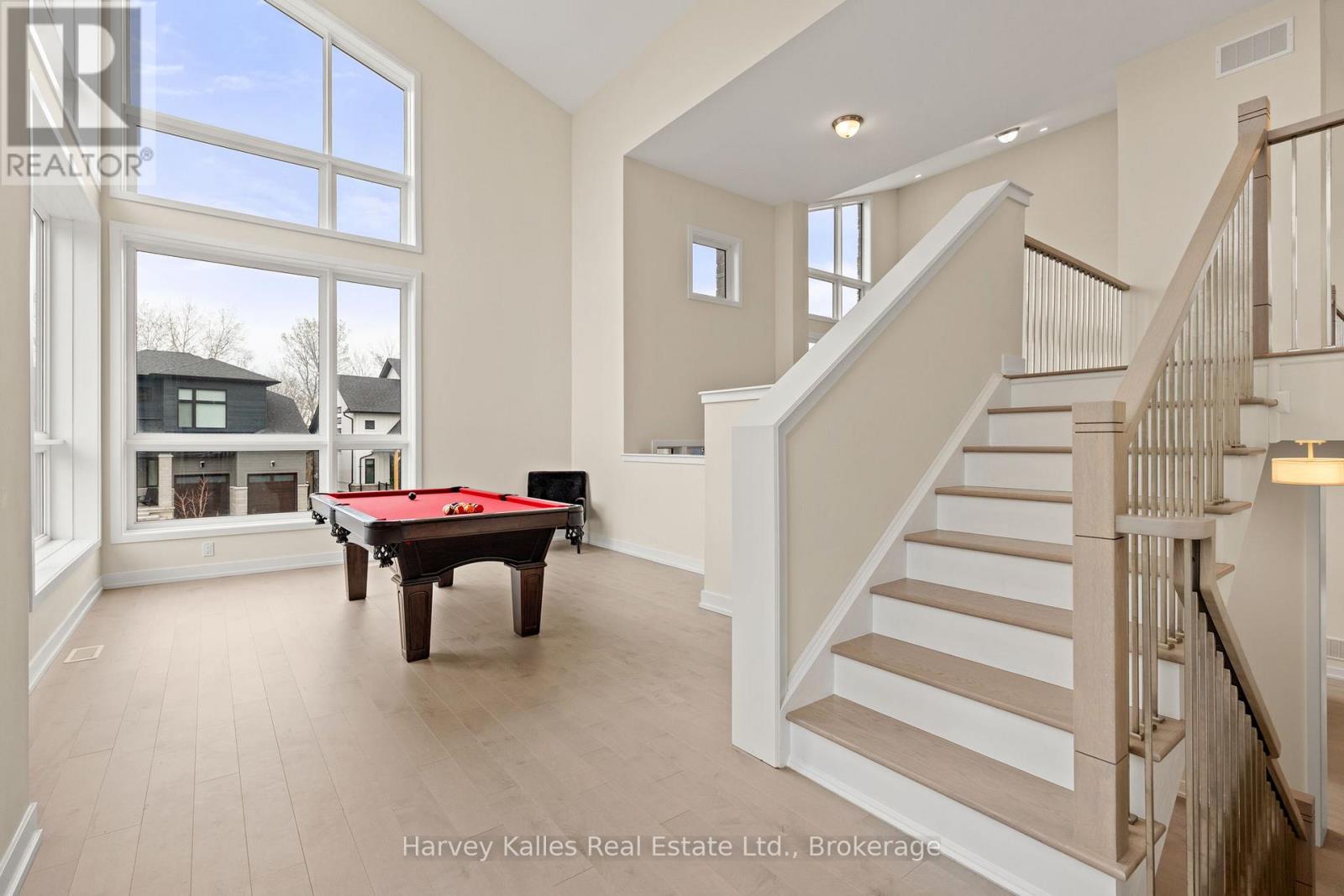 157 SPRINGSIDE CRESCENT