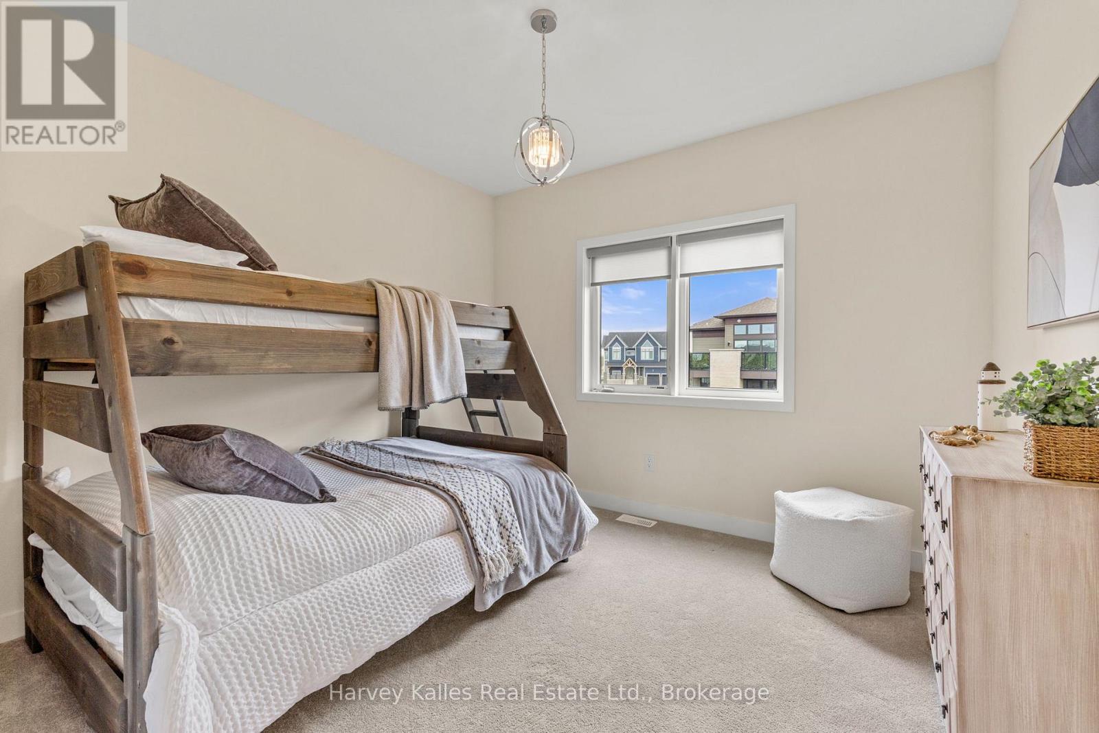 157 SPRINGSIDE CRESCENT