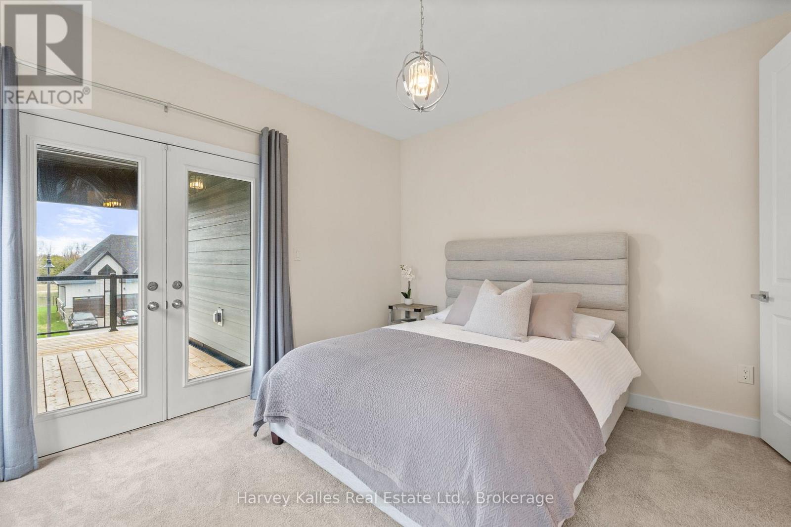 157 SPRINGSIDE CRESCENT