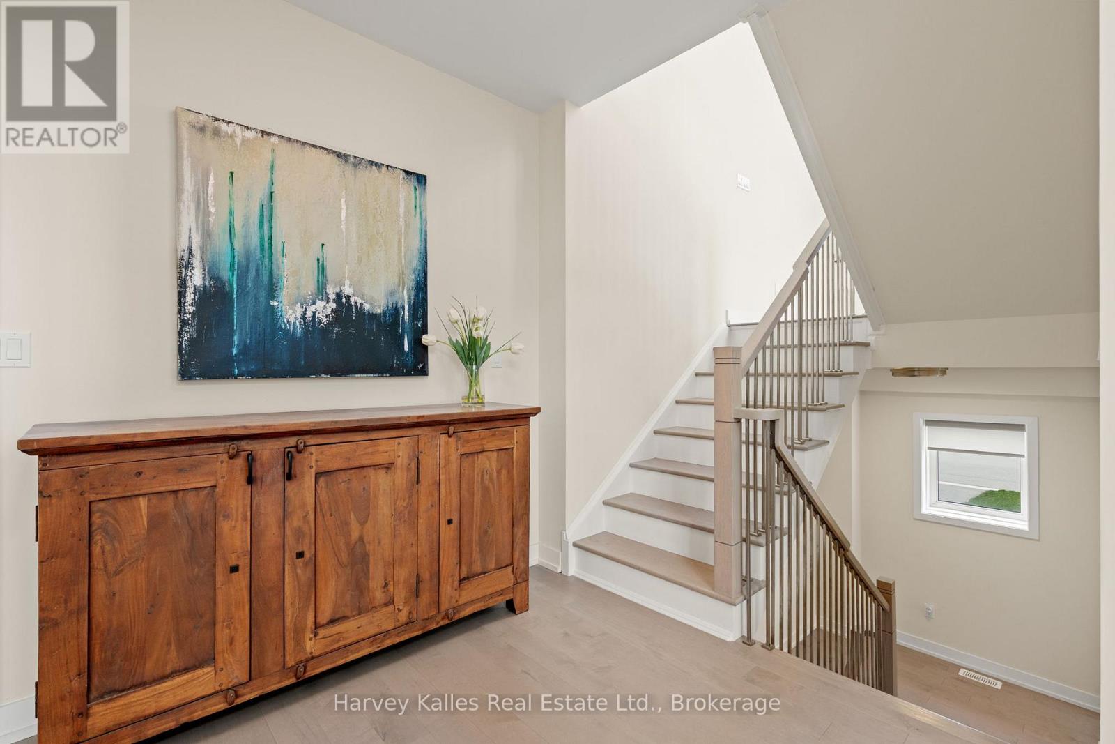 157 SPRINGSIDE CRESCENT