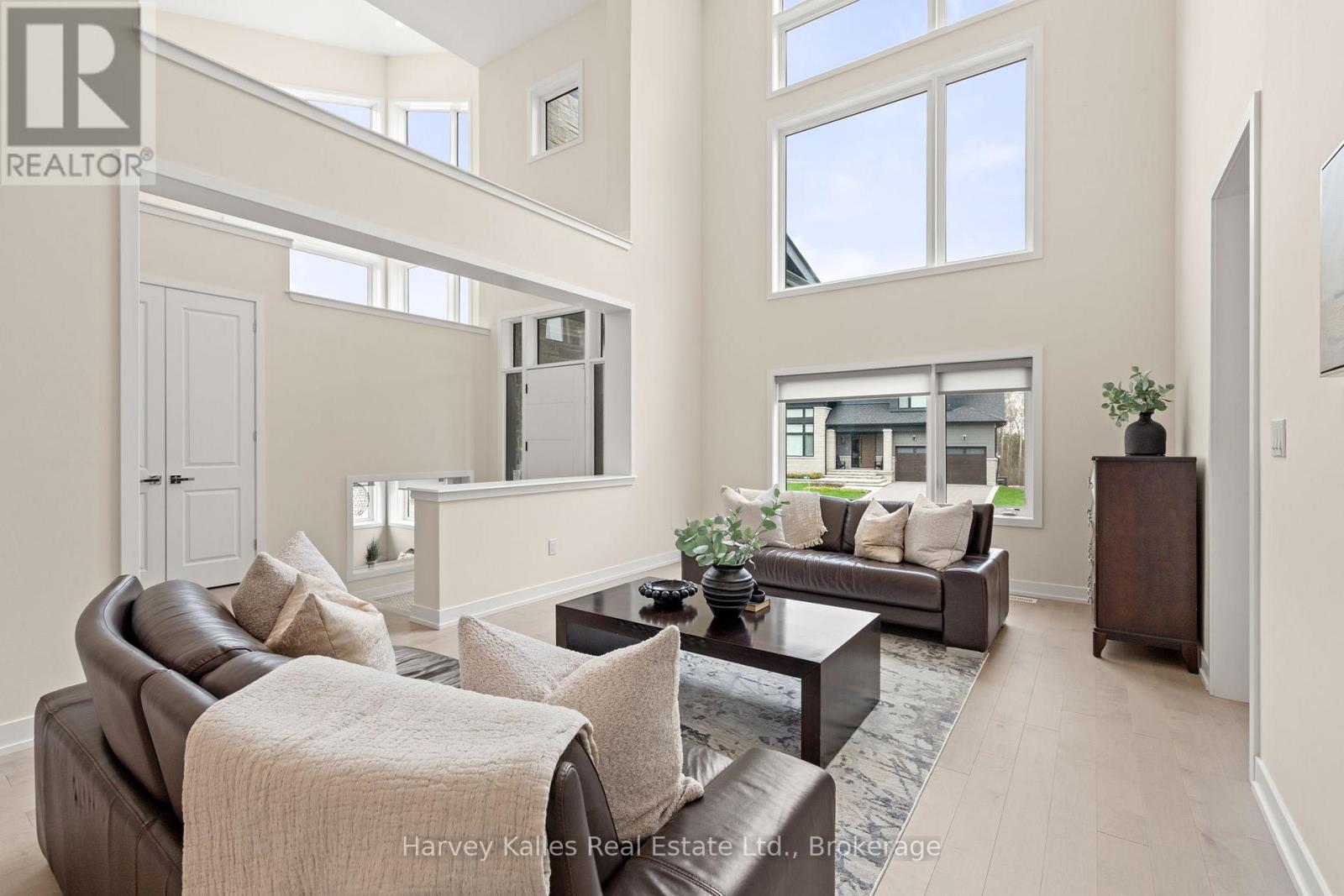 157 SPRINGSIDE CRESCENT