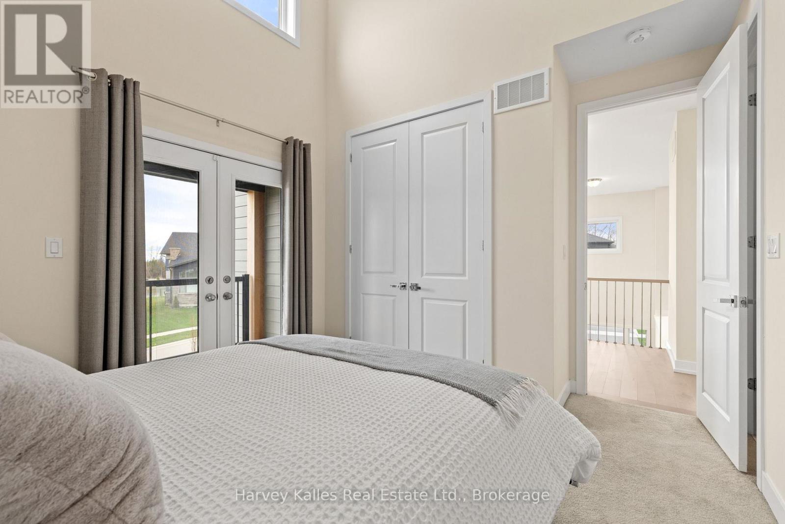 157 SPRINGSIDE CRESCENT
