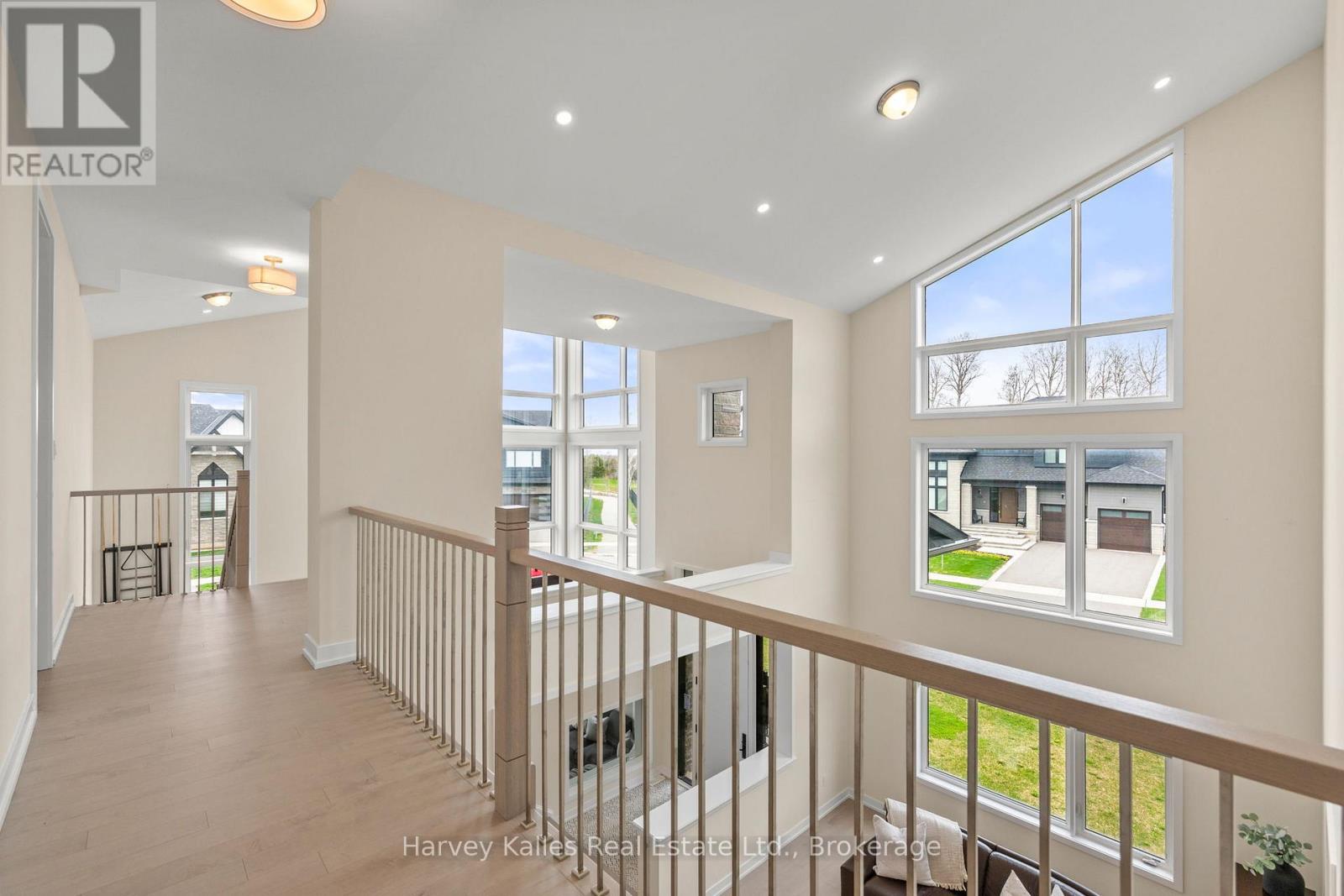 157 SPRINGSIDE CRESCENT