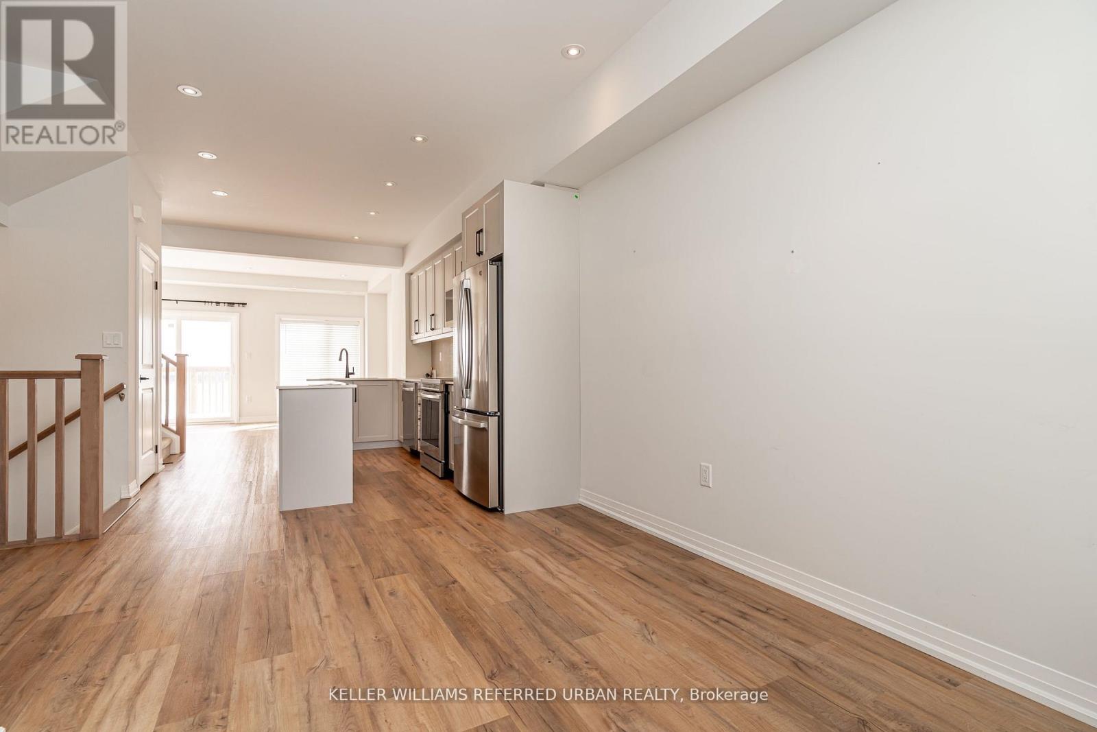 99 - 155 EQUESTRIAN WAY