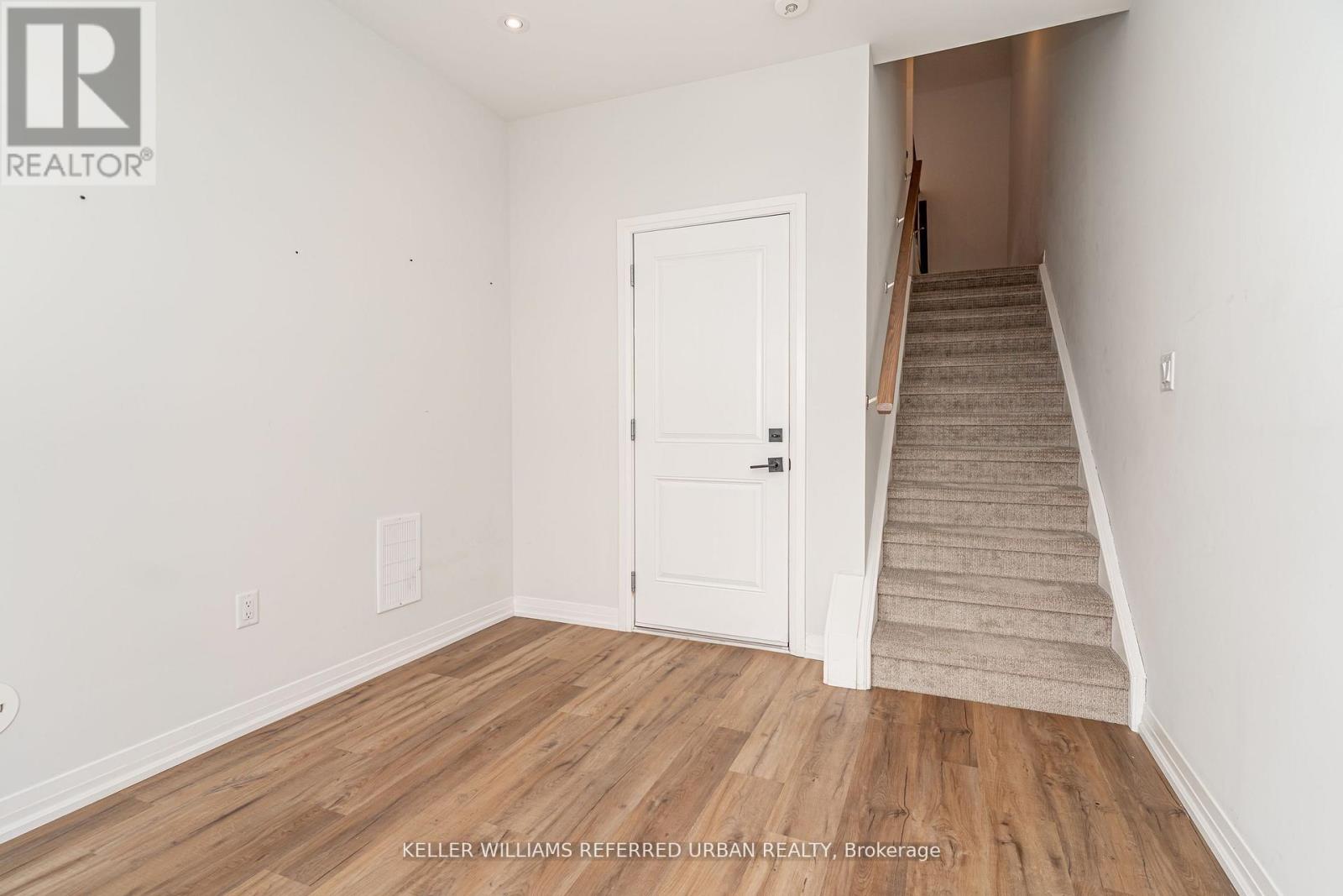 99 - 155 EQUESTRIAN WAY