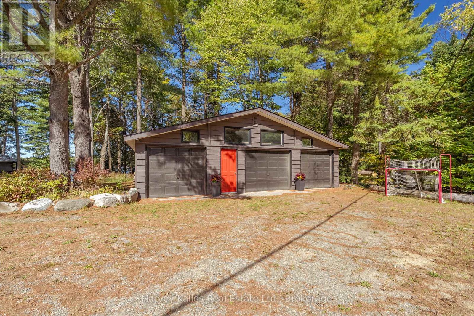 1003 HOLLOW ROAD
