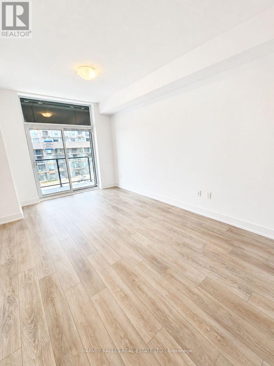 431 - 460 DUNDAS STREET W