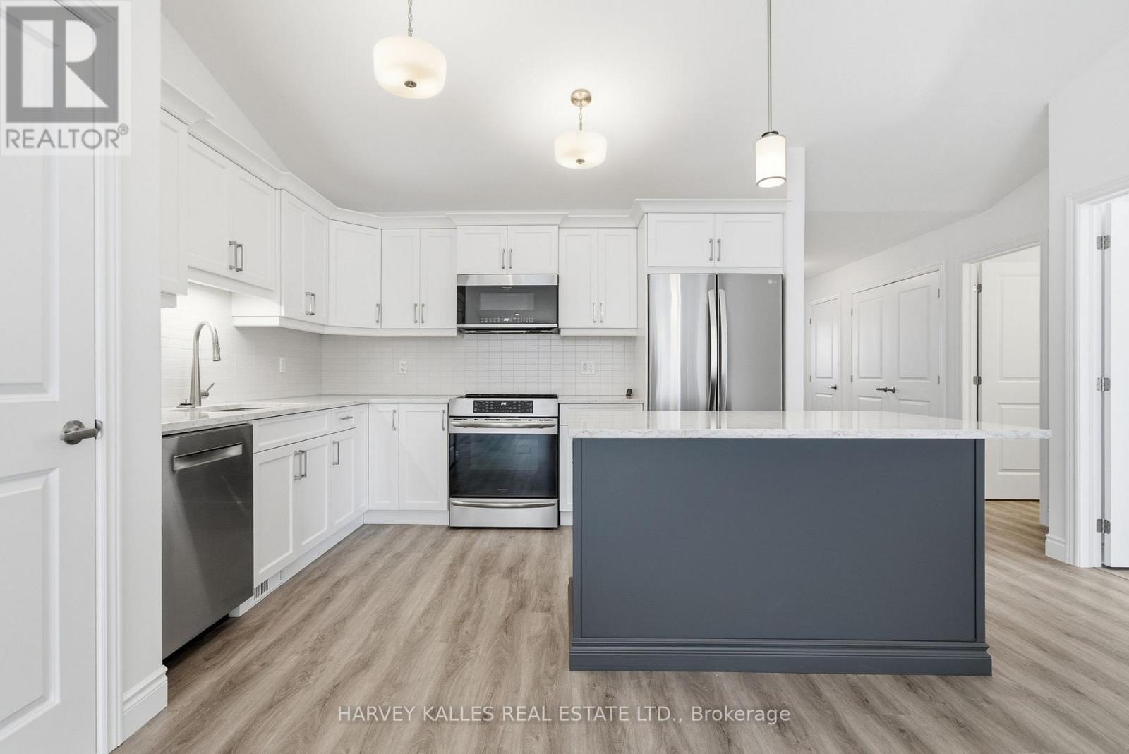 125 FARRINGTON CRESCENT
