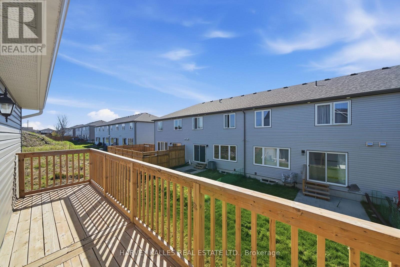 125 FARRINGTON CRESCENT