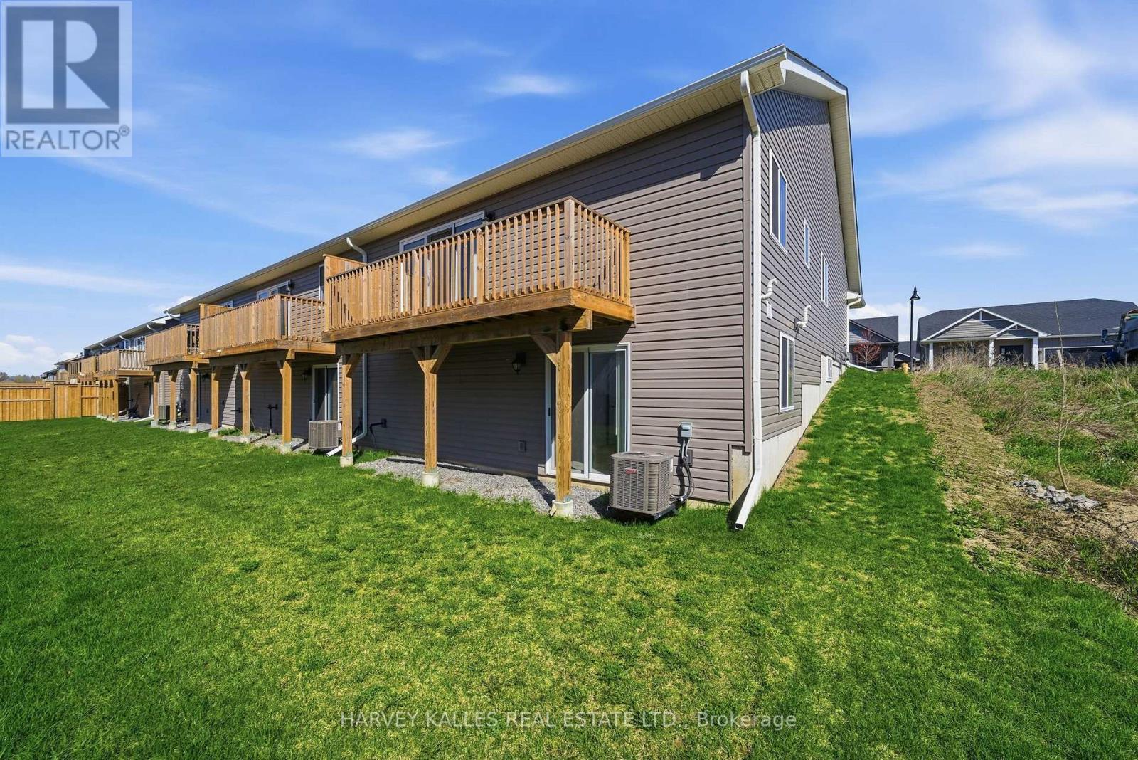 125 FARRINGTON CRESCENT