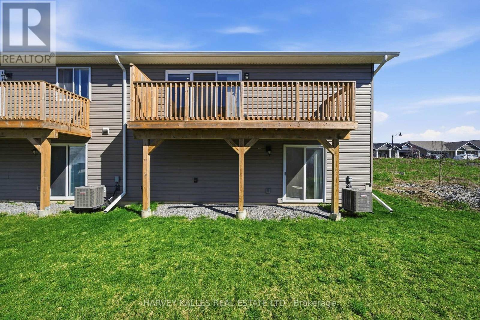 125 FARRINGTON CRESCENT