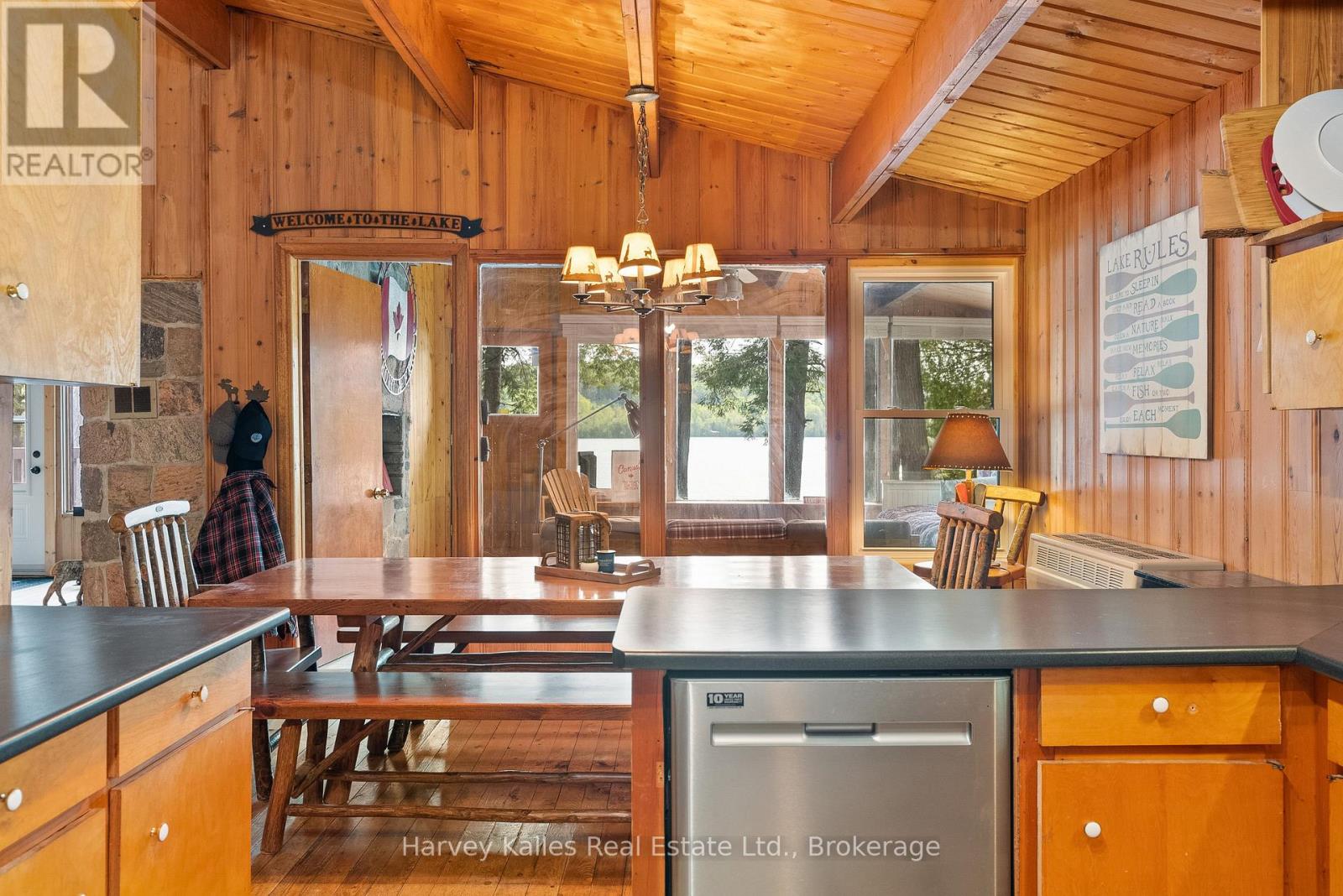 1033 SCOTT LANE