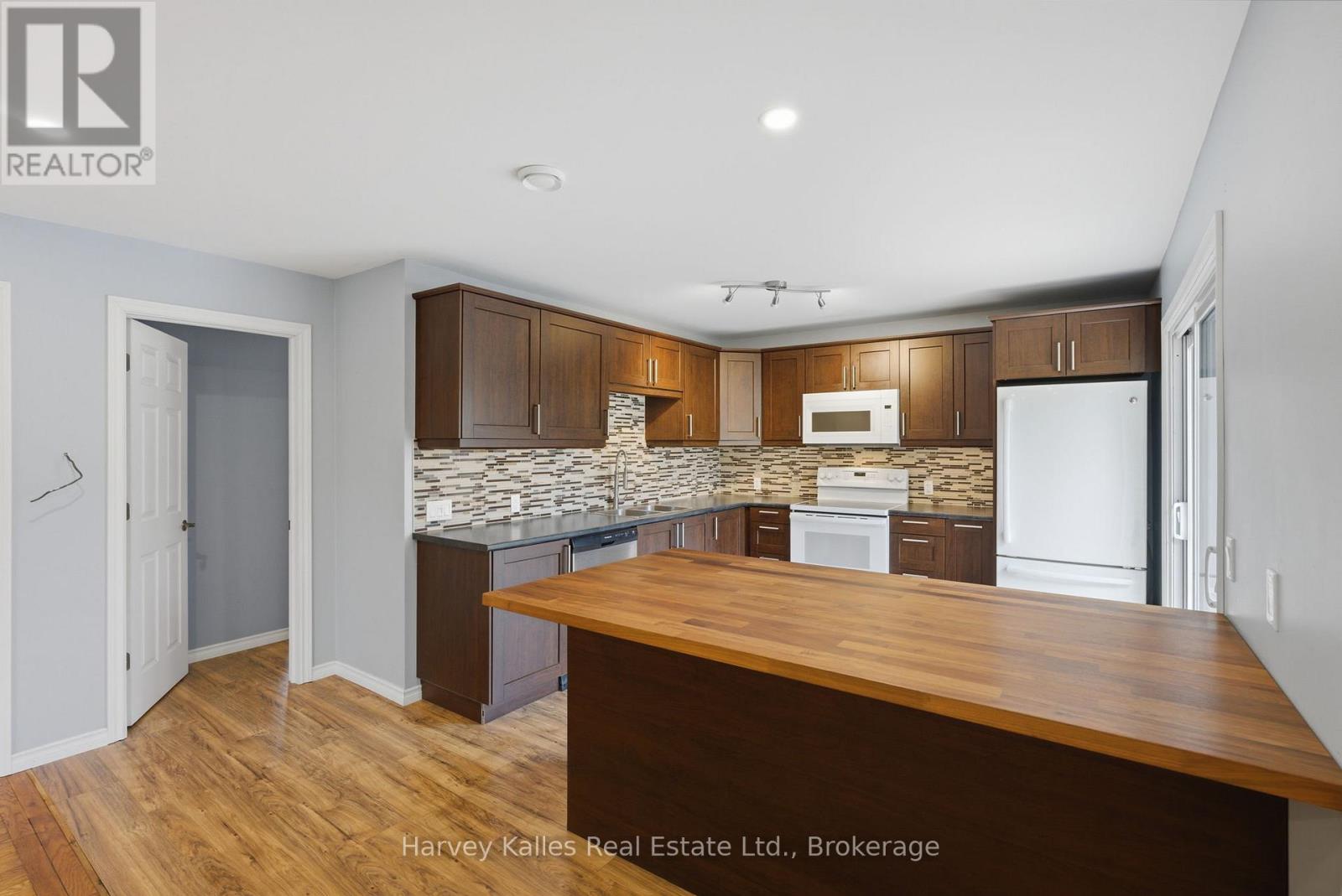 25 FERNDALE ROAD