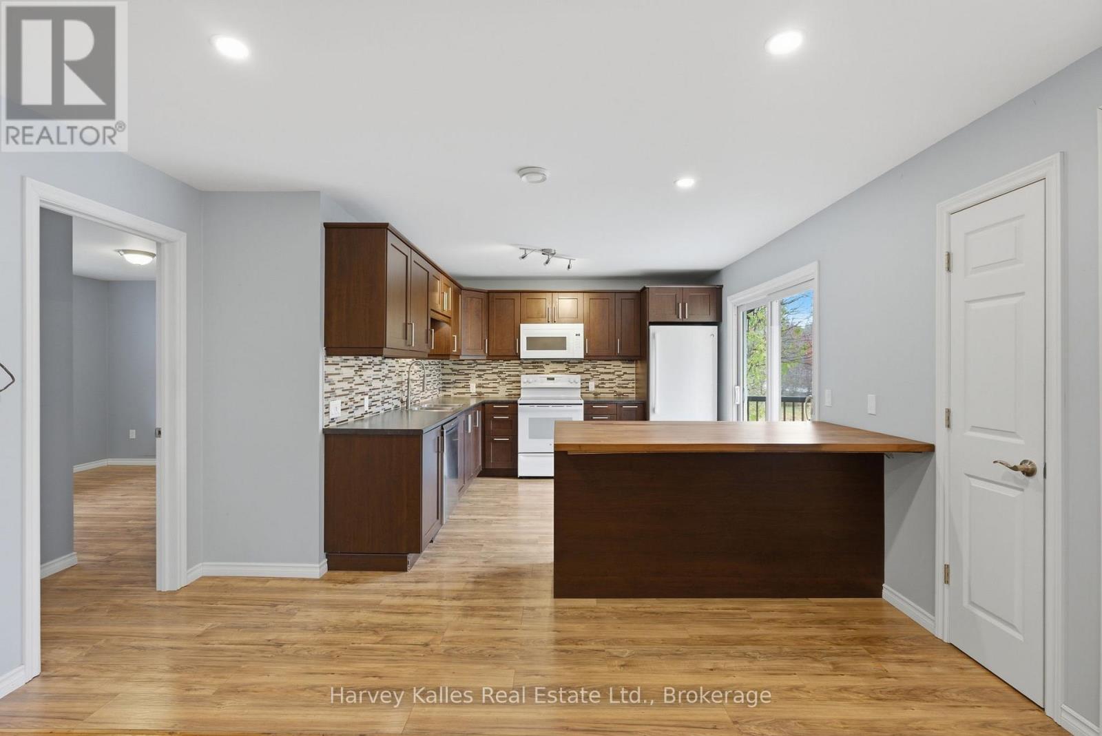25 FERNDALE ROAD