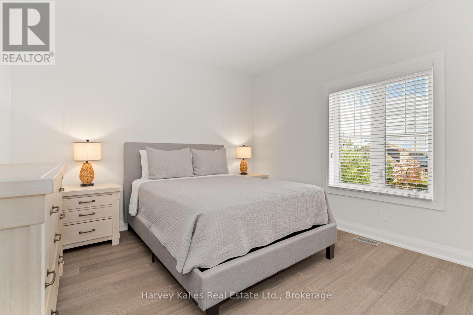 15 - 2054 PENINSULA ROAD
