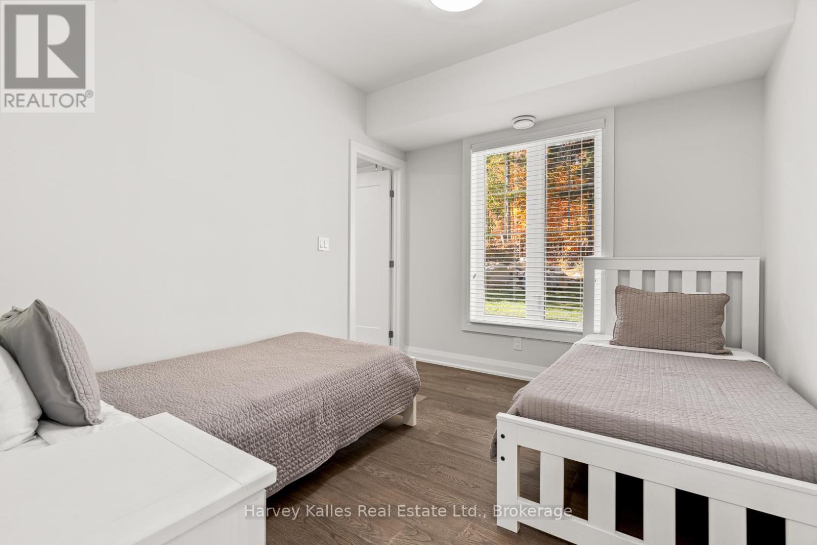 15 - 2054 PENINSULA ROAD