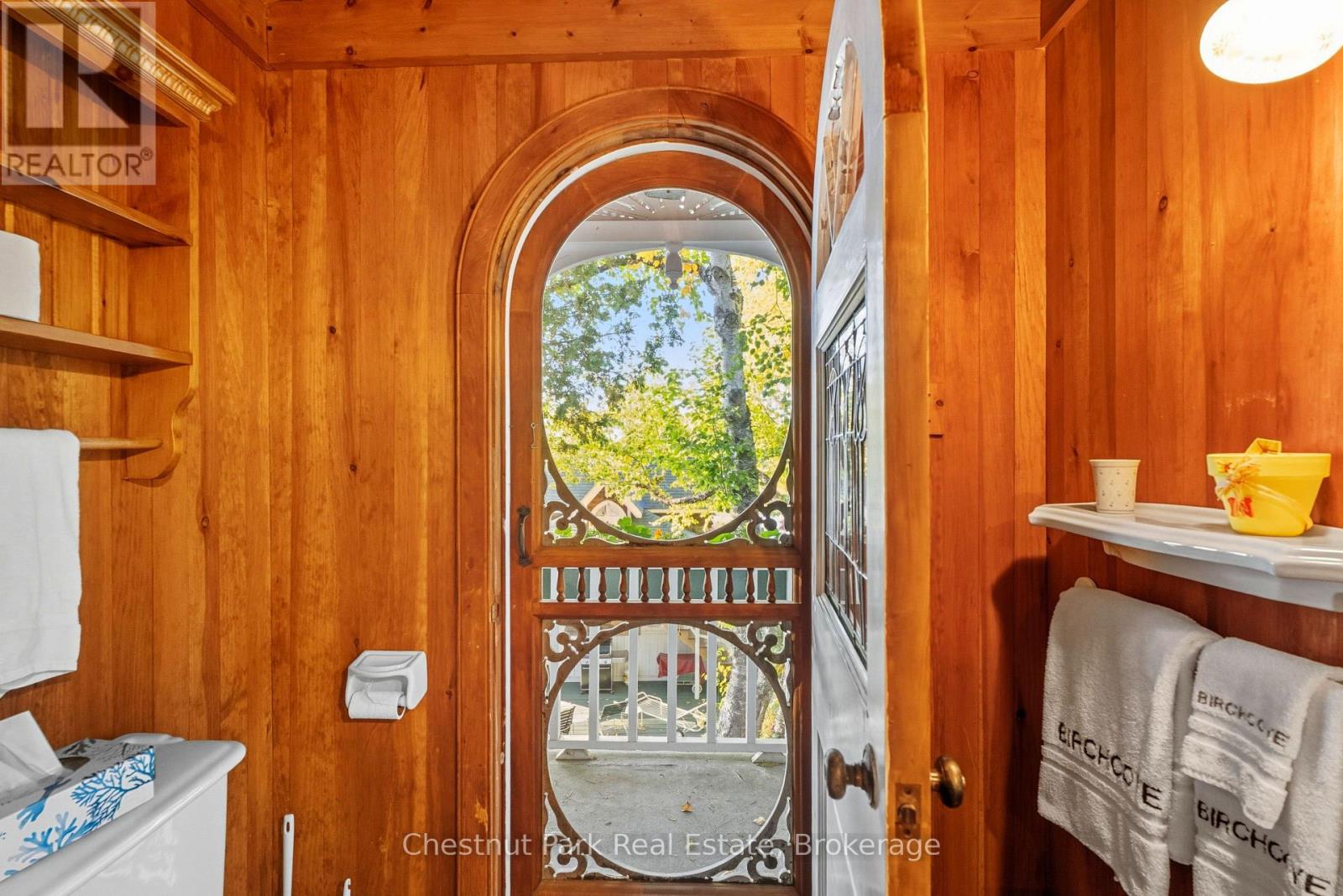 22 - 1052 LONGHURST ROAD
