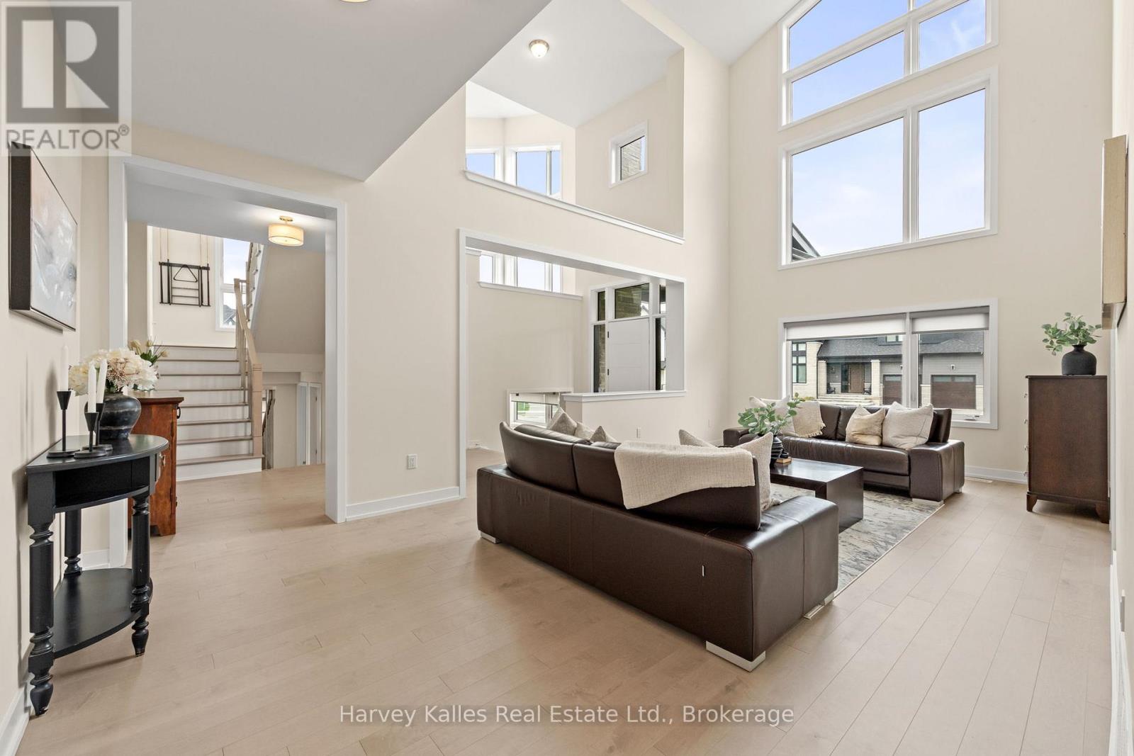 157 SPRINGSIDE CRESCENT