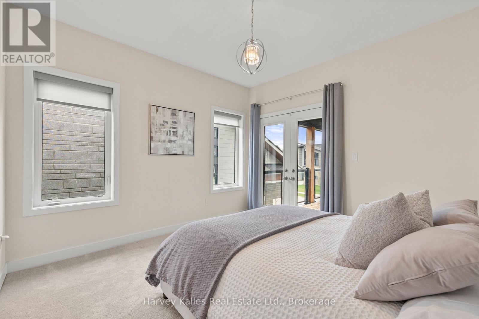 157 SPRINGSIDE CRESCENT