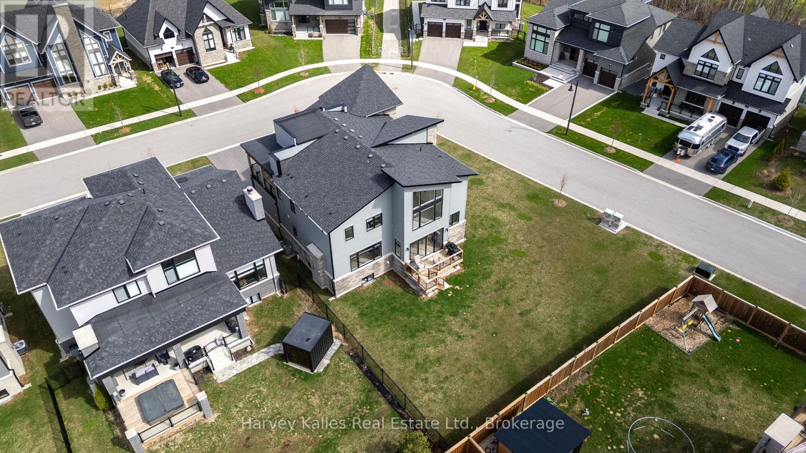 157 SPRINGSIDE CRESCENT